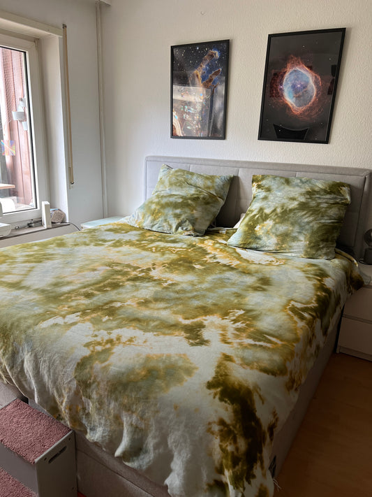 Hand-dyed ice dye bed linen made from 100% cotton